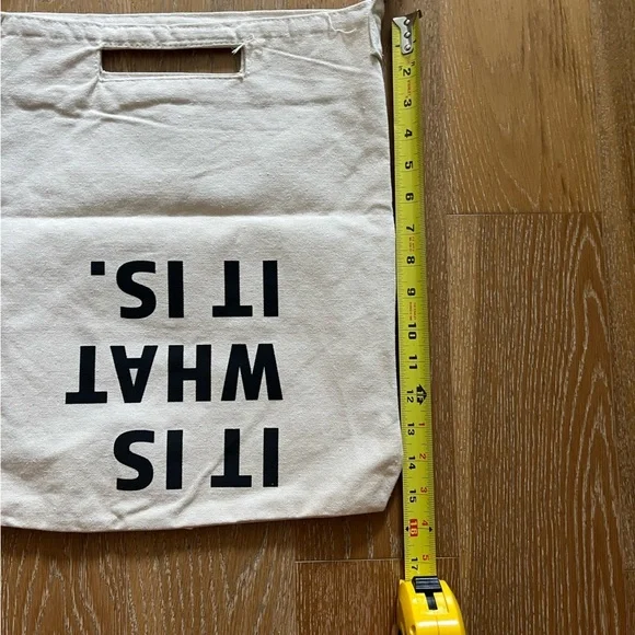 Stylish Cream Tote Bag - Picture 6 of 6